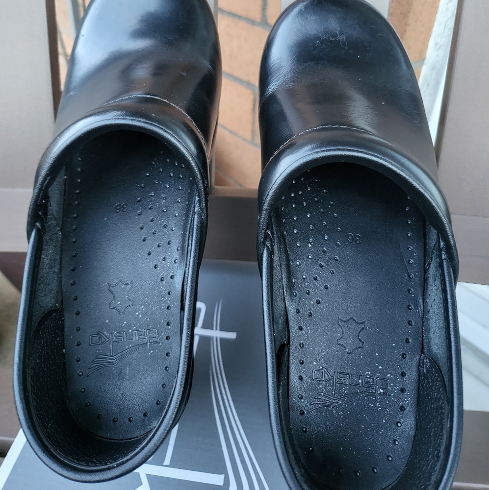Dansko clogs - Picture 5 of 9